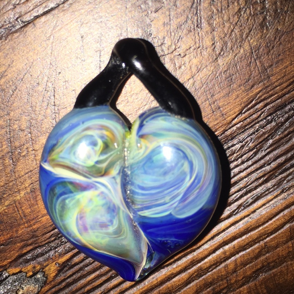 💙Glass Heart - Picture 3 of 4